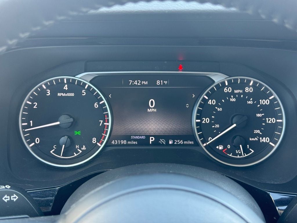 2024 Nissan Pathfinder SV