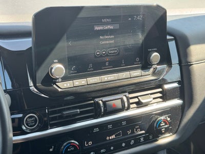 2024 Nissan Pathfinder SV