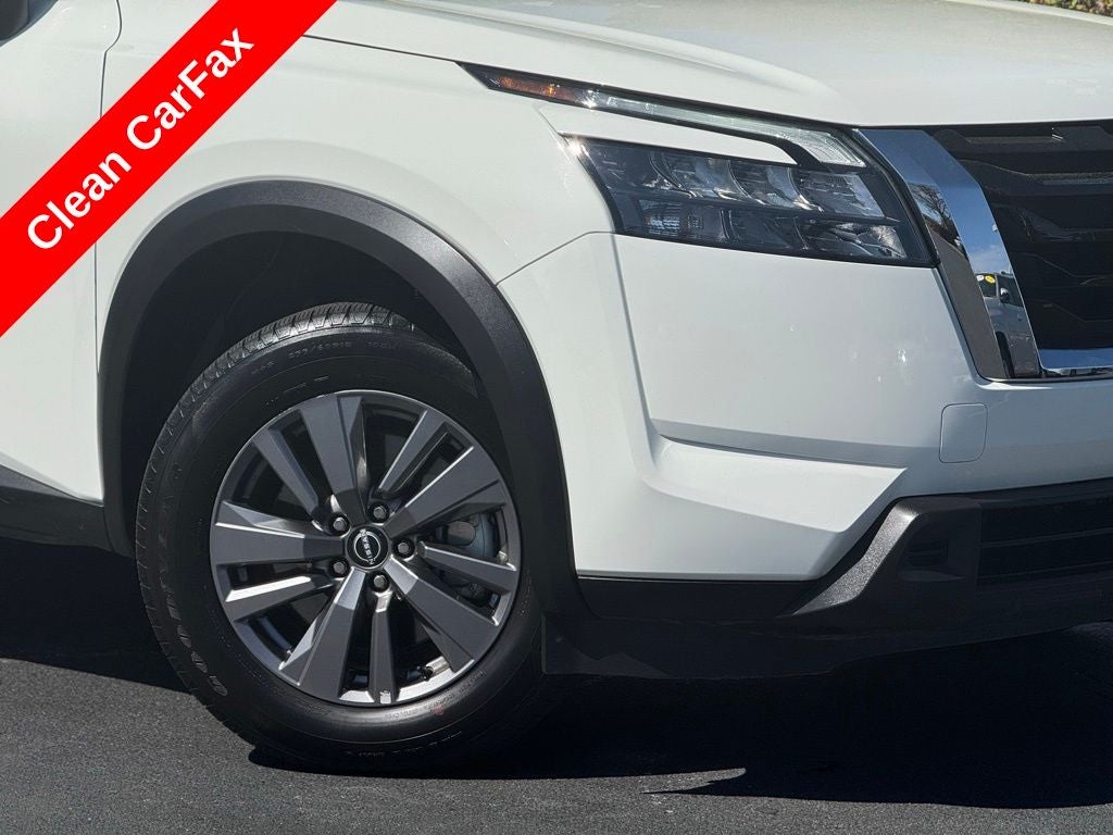 2024 Nissan Pathfinder SV