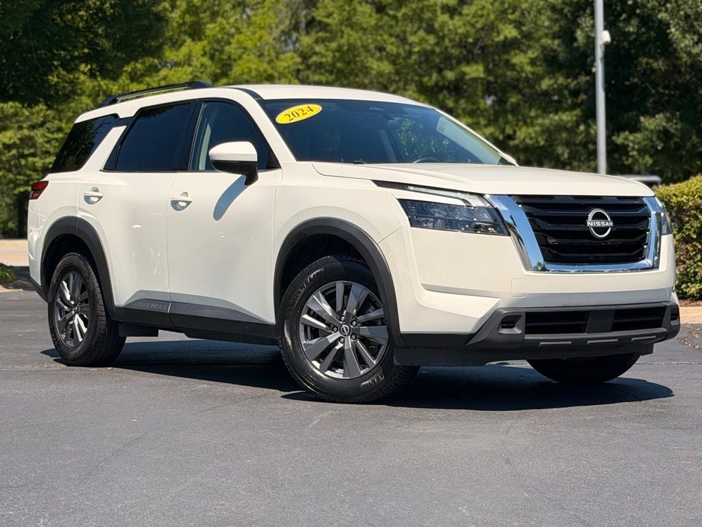 2024 Nissan Pathfinder SV
