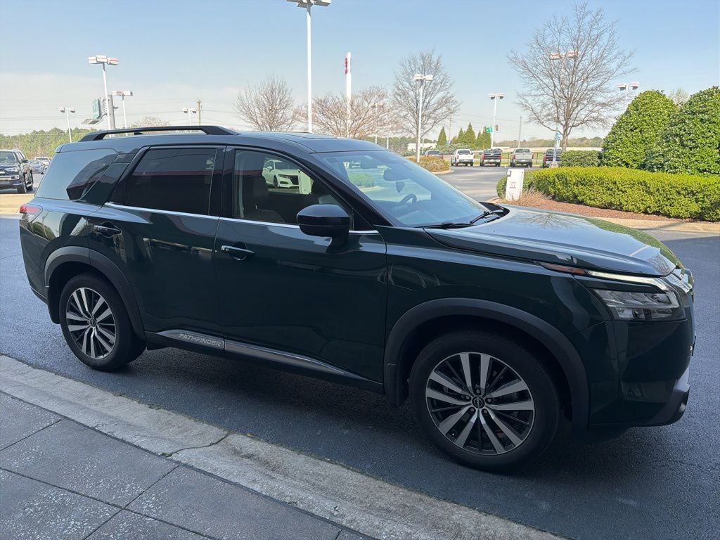 2022 Nissan Pathfinder Platinum