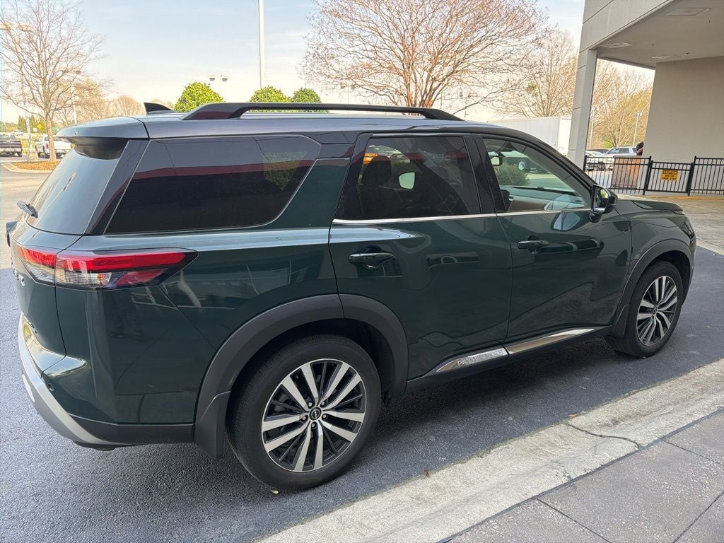 2022 Nissan Pathfinder Platinum