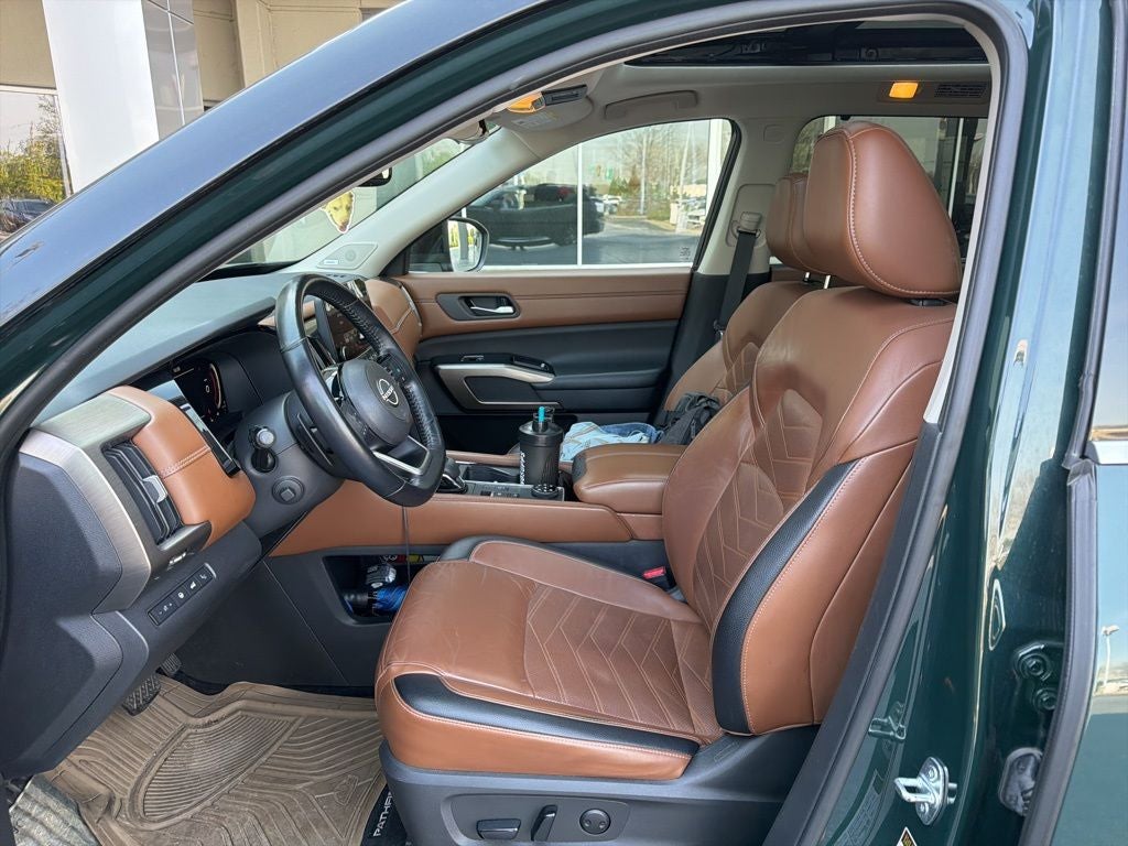 2022 Nissan Pathfinder Platinum