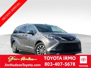 2021 Toyota Sienna LE 8 Passenger
