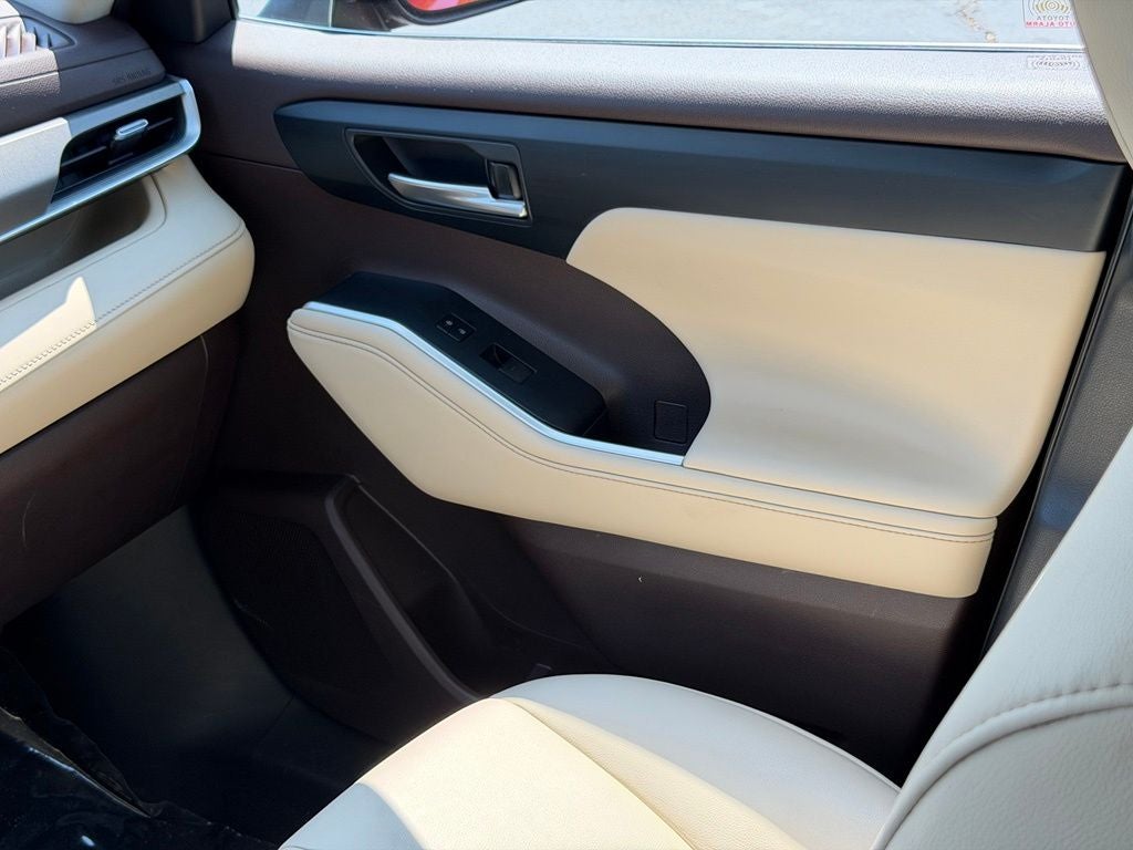 2020 Toyota Highlander Hybrid XLE