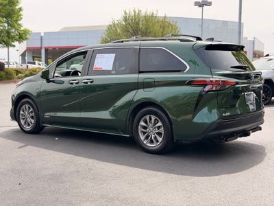 2021 Toyota Sienna XLE 8 Passenger