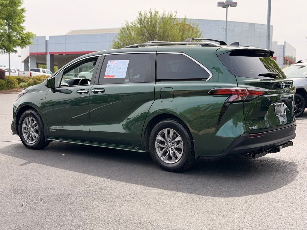2021 Toyota Sienna XLE 8 Passenger