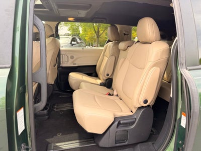 2021 Toyota Sienna XLE 8 Passenger