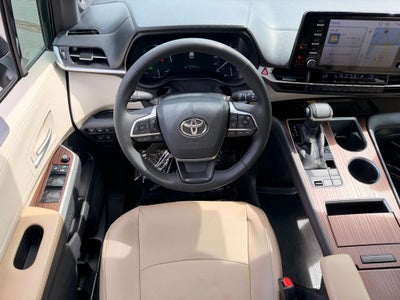 2021 Toyota Sienna XLE 8 Passenger