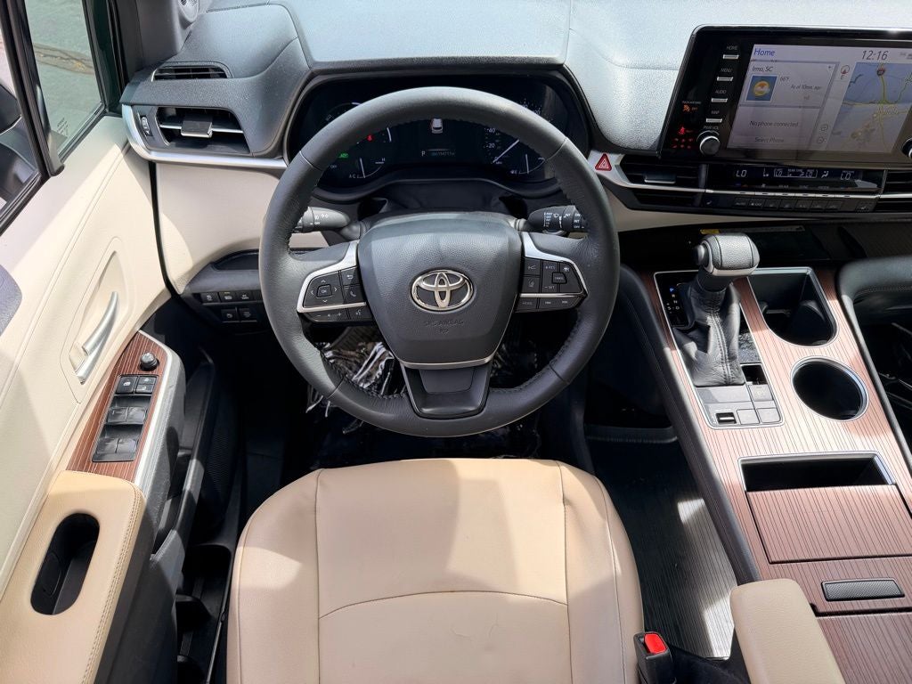 2021 Toyota Sienna XLE 8 Passenger