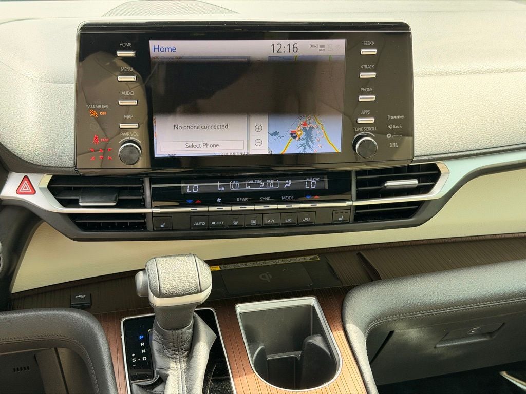 2021 Toyota Sienna XLE 8 Passenger