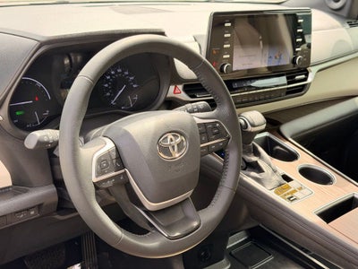 2021 Toyota Sienna XLE 8 Passenger