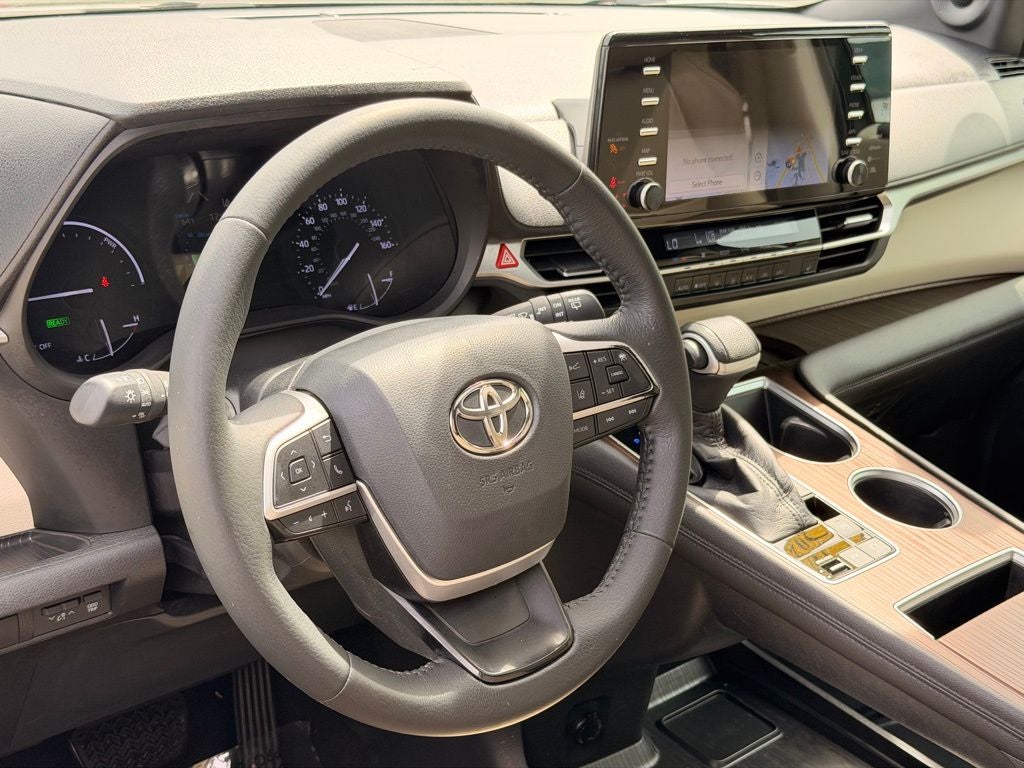 2021 Toyota Sienna XLE 8 Passenger