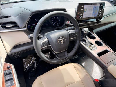 2021 Toyota Sienna XLE 8 Passenger