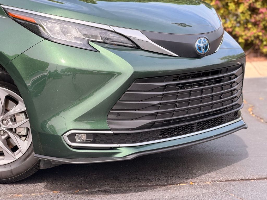 2021 Toyota Sienna XLE 8 Passenger