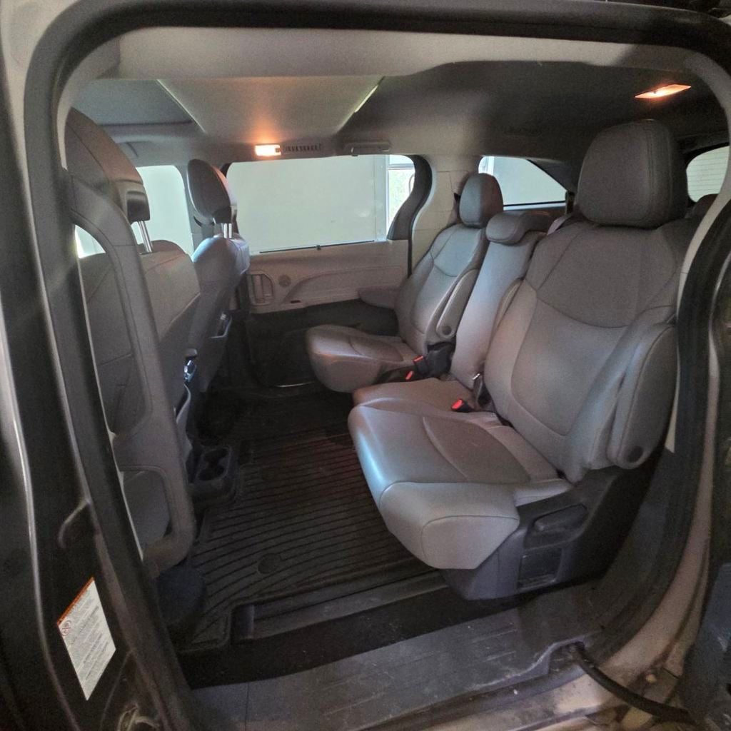 2023 Toyota Sienna XLE 8 Passenger