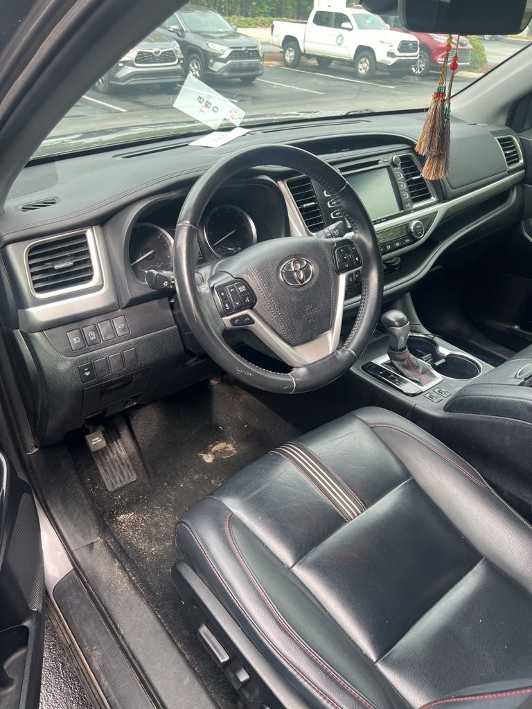 2019 Toyota Highlander SE