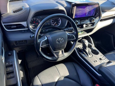 2023 Toyota Highlander XLE