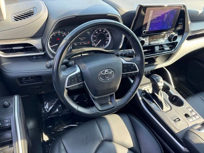 2024 Toyota Highlander XLE