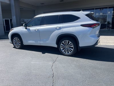 2024 Toyota Highlander Platinum