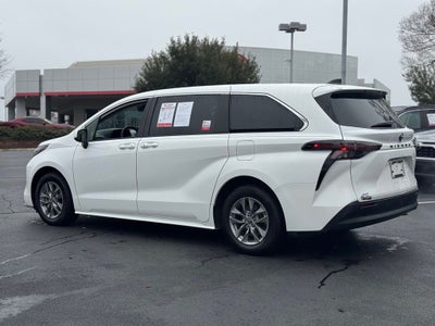 2023 Toyota Sienna LE 8 Passenger