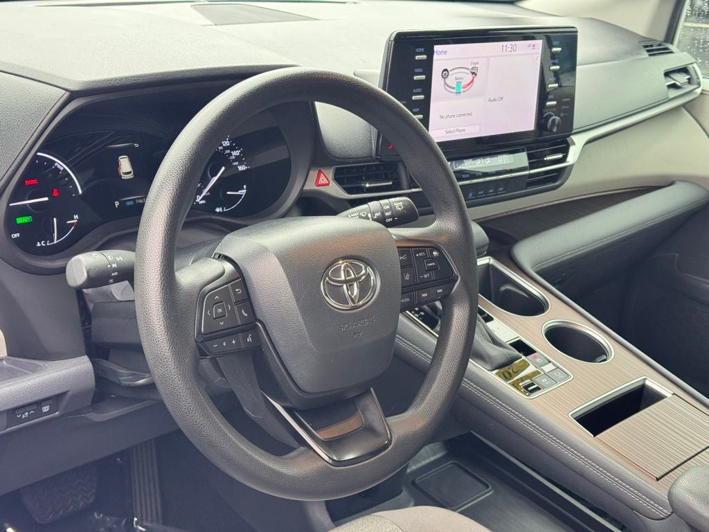 2023 Toyota Sienna LE 8 Passenger