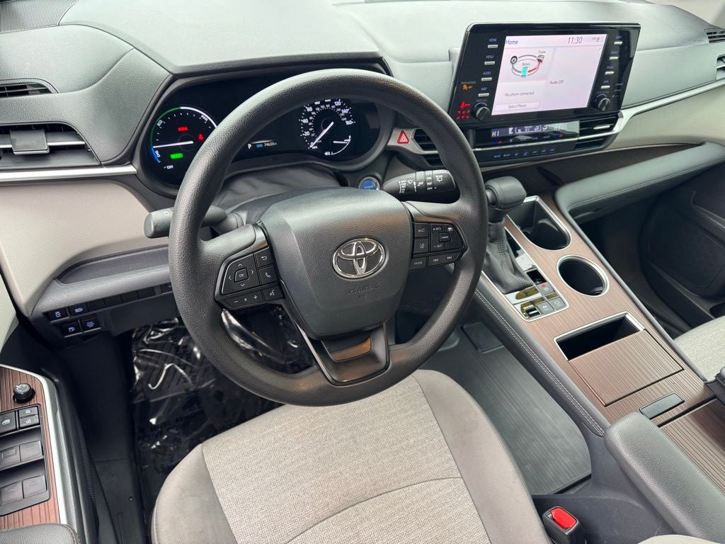 2023 Toyota Sienna LE 8 Passenger