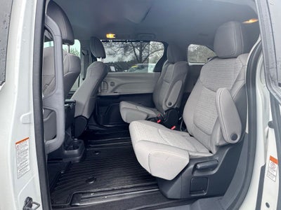 2023 Toyota Sienna LE 8 Passenger