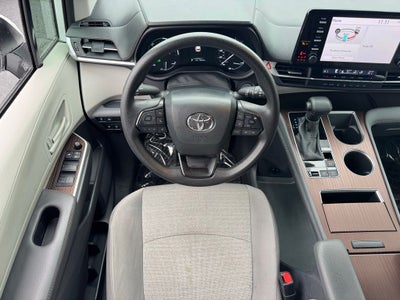 2023 Toyota Sienna LE 8 Passenger