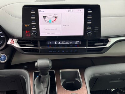 2023 Toyota Sienna LE 8 Passenger