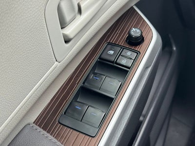 2023 Toyota Sienna LE 8 Passenger