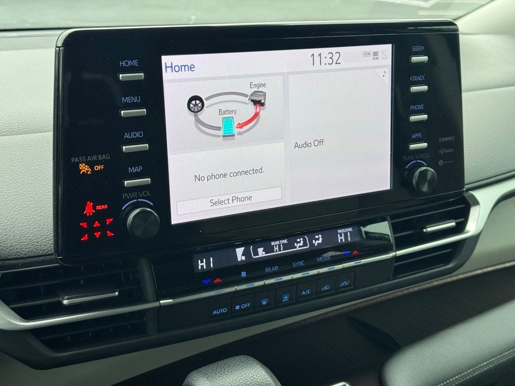 2023 Toyota Sienna LE 8 Passenger