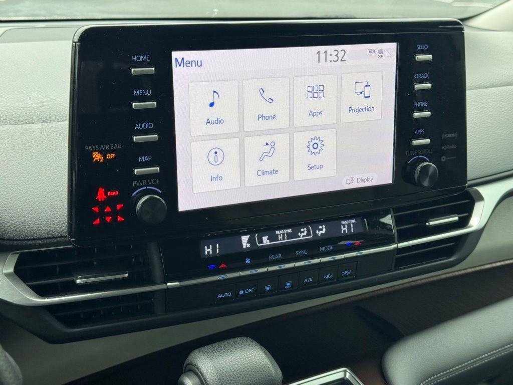 2023 Toyota Sienna LE 8 Passenger