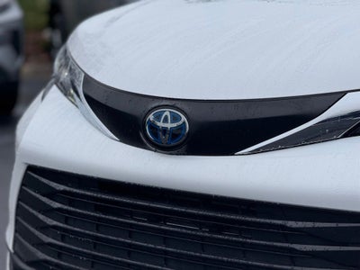 2023 Toyota Sienna LE 8 Passenger