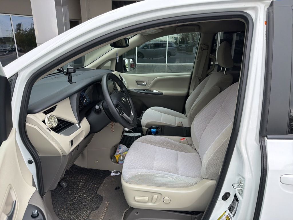 2020 Toyota Sienna LE 7 Passenger
