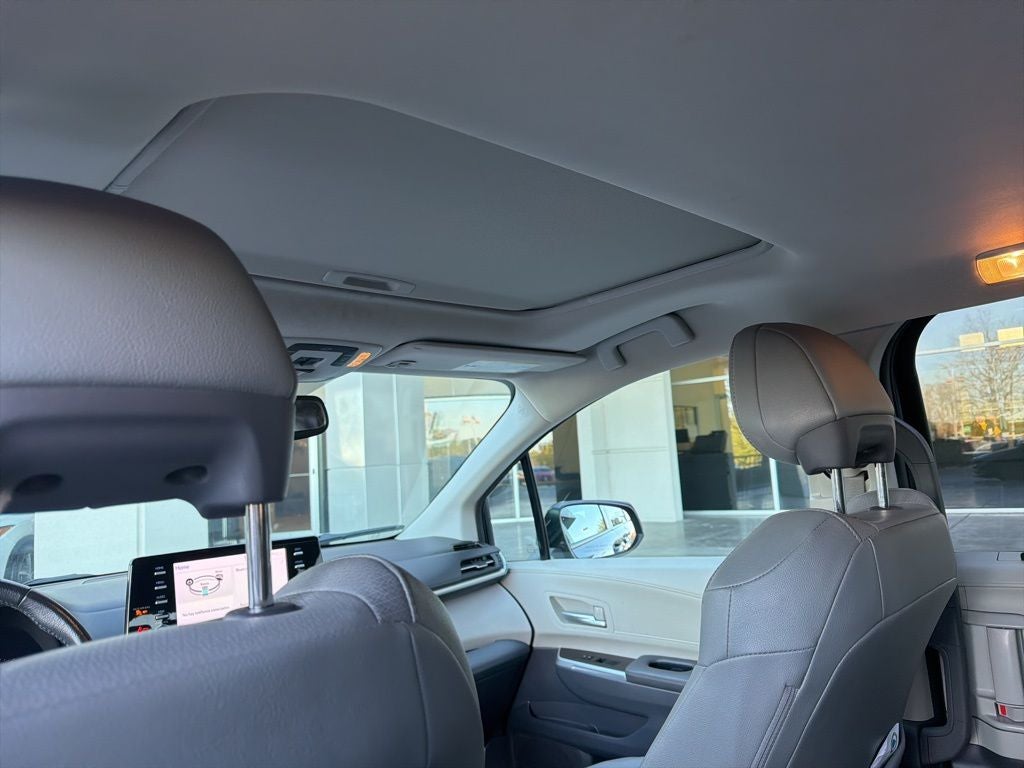 2023 Toyota Sienna XLE 7 Passenger