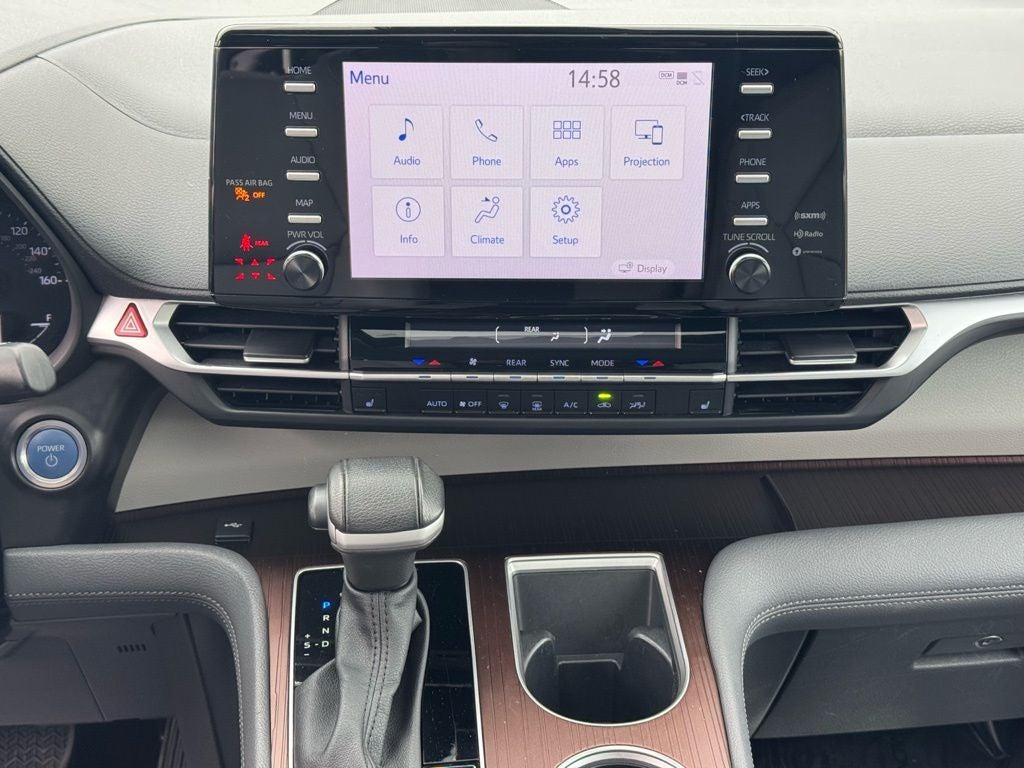 2023 Toyota Sienna XLE 8 Passenger