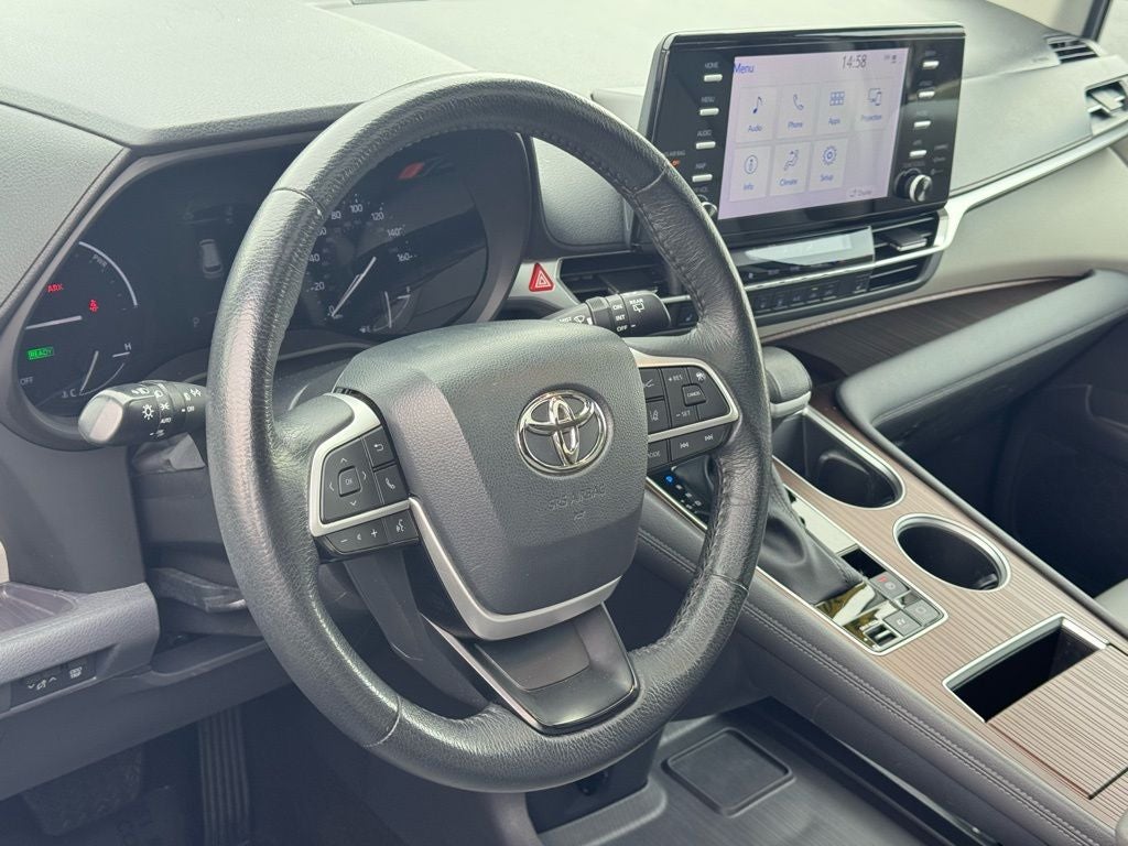2023 Toyota Sienna XLE 8 Passenger