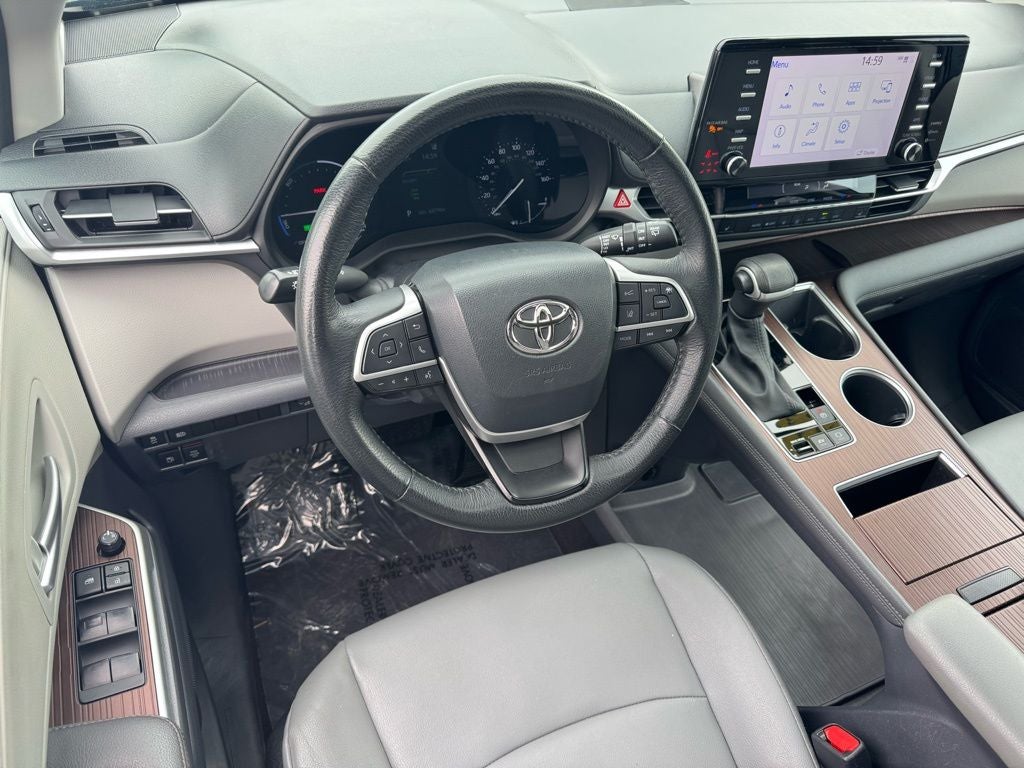 2023 Toyota Sienna XLE 8 Passenger