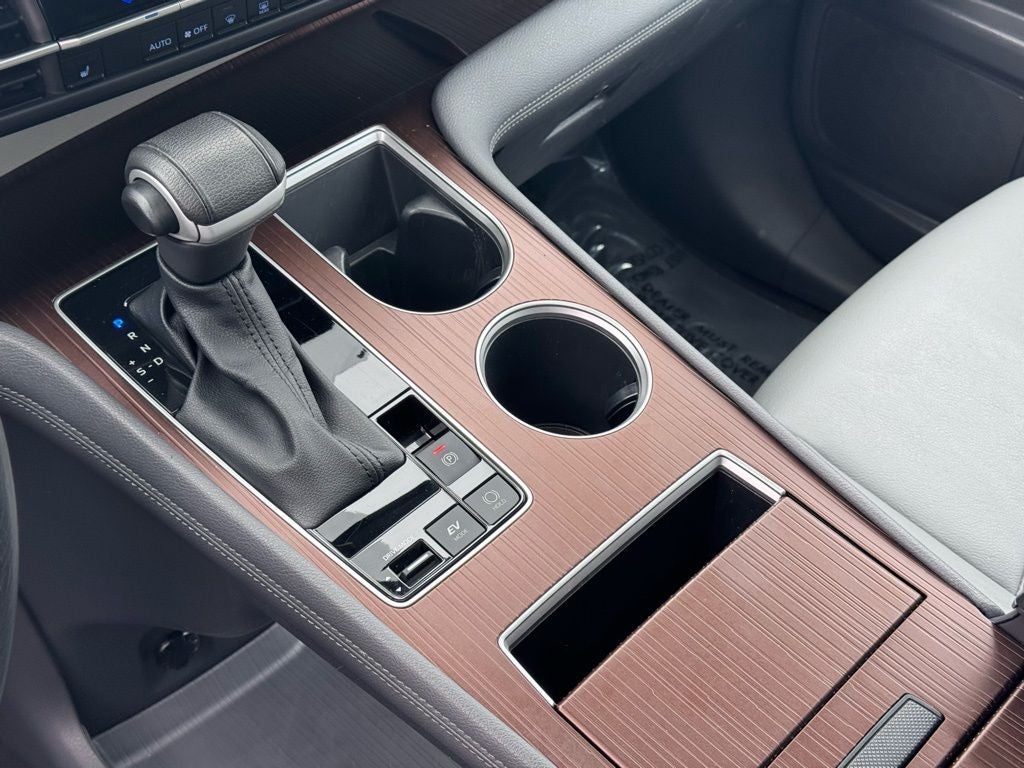 2023 Toyota Sienna XLE 8 Passenger