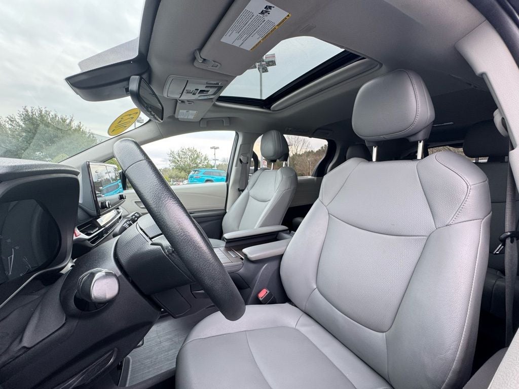 2023 Toyota Sienna XLE 8 Passenger