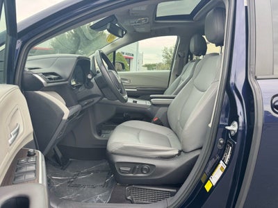 2023 Toyota Sienna XLE 8 Passenger