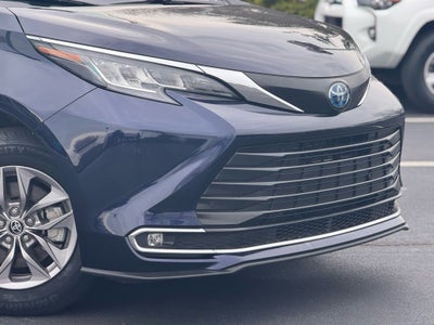 2023 Toyota Sienna XLE 7 Passenger