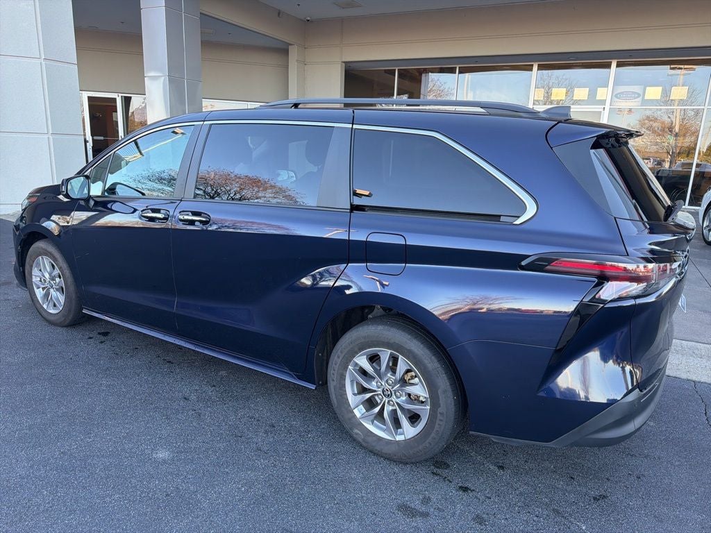 2023 Toyota Sienna XLE 7 Passenger