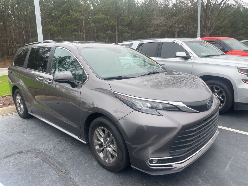 2024 Toyota Sienna XLE