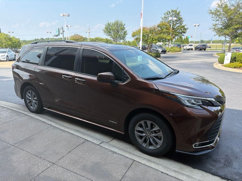 2021 Toyota Sienna XLE 7 Passenger