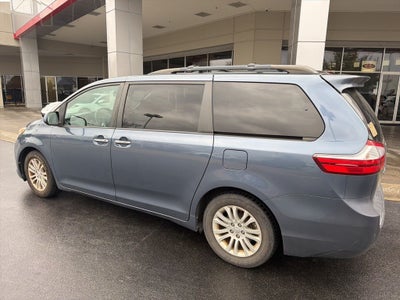 2017 Toyota Sienna XLE 8 Passenger
