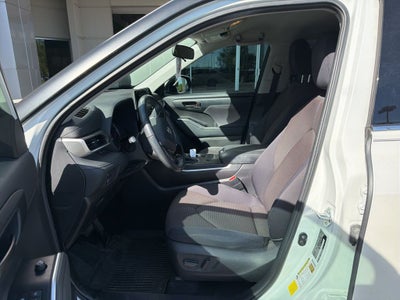 2021 Toyota Highlander LE