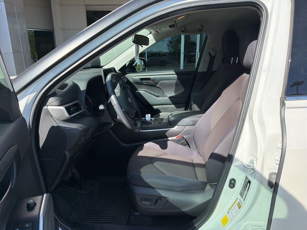 2021 Toyota Highlander LE