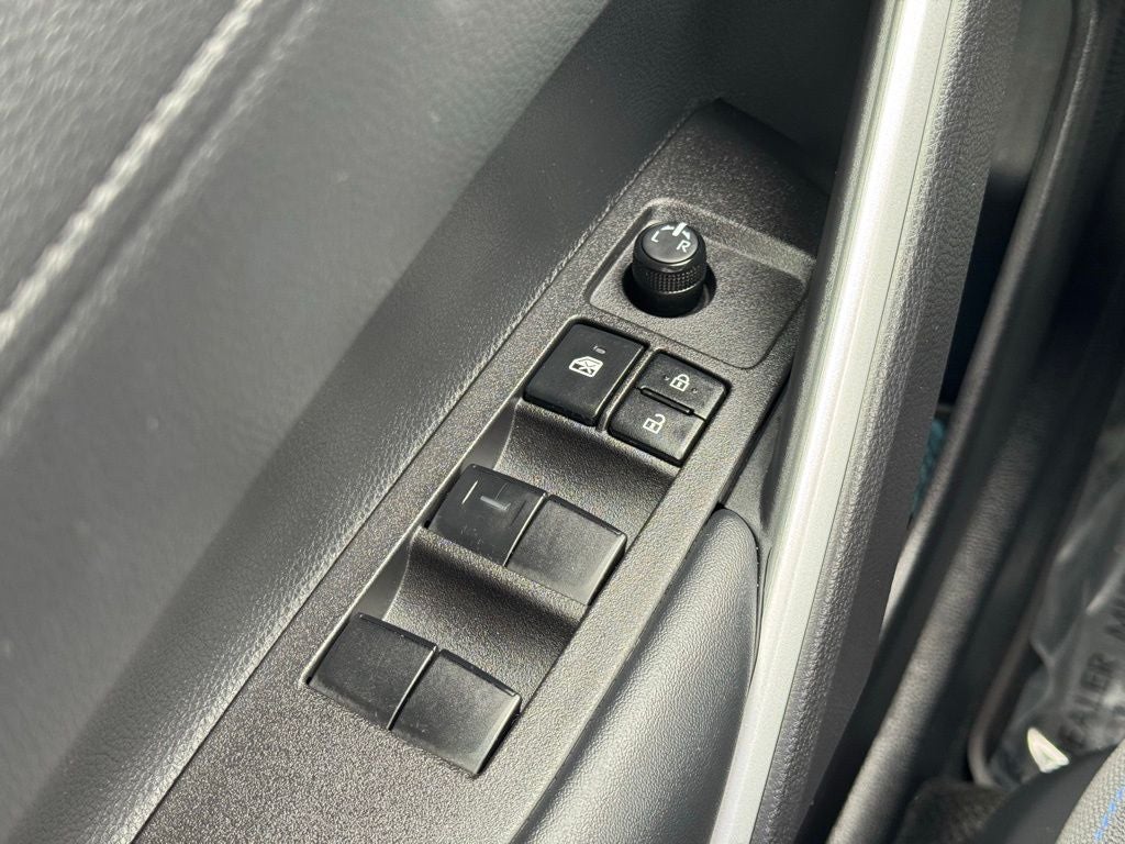 2025 Toyota Corolla Cross Hybrid SE